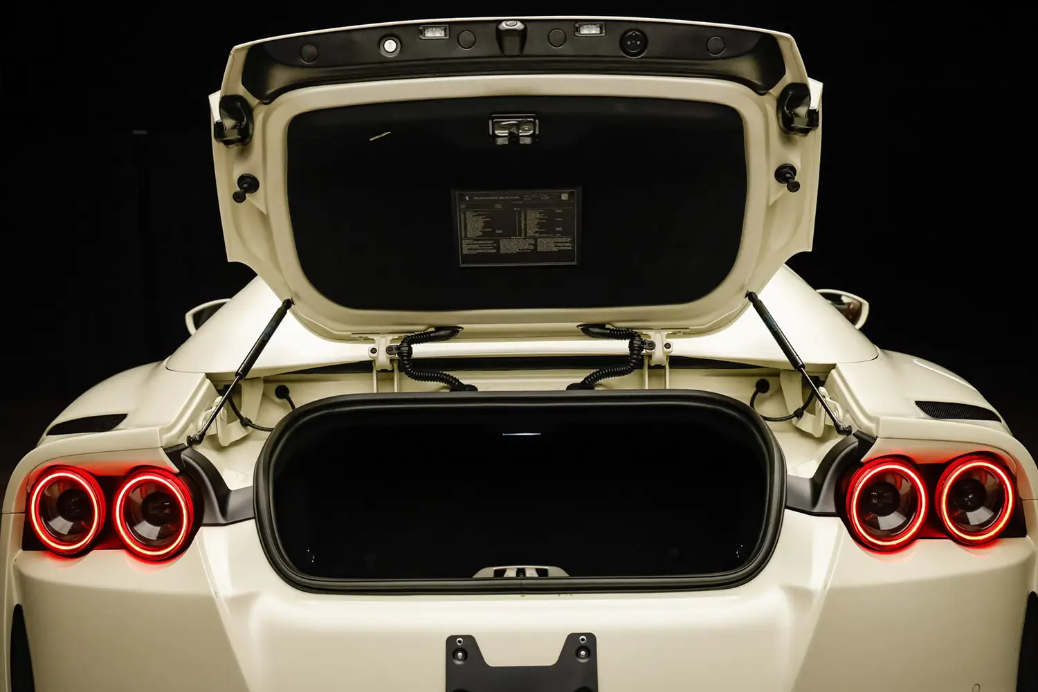 2023 Ferrari 812 GTS