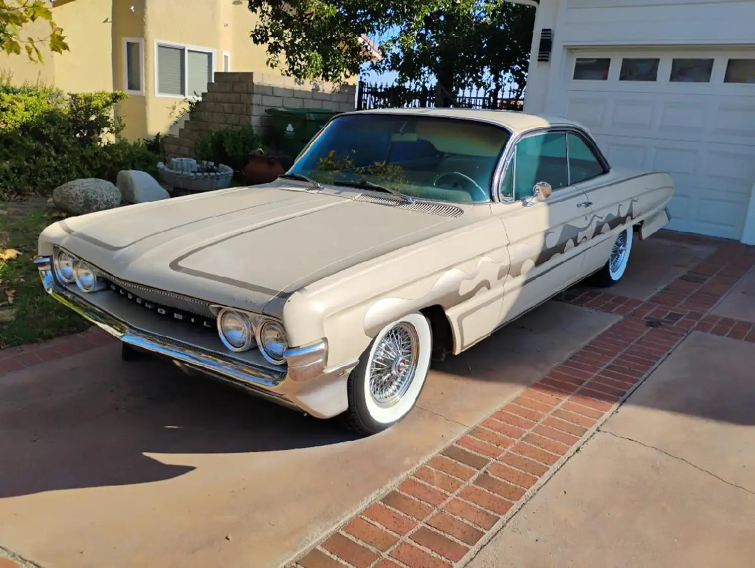 1961 Oldsmobile Dynamic 88 Holiday