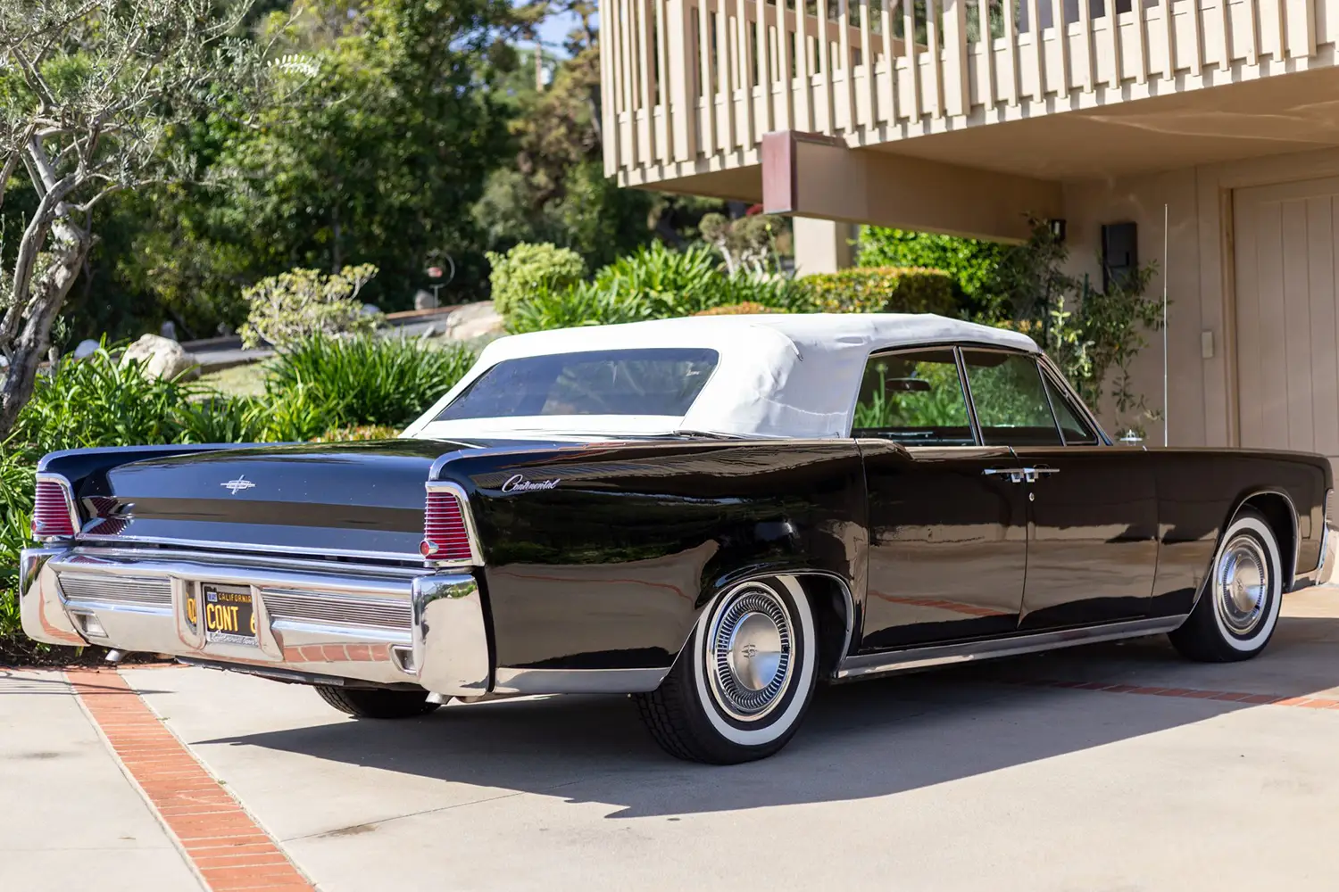 1965 Lincoln Continental convertible