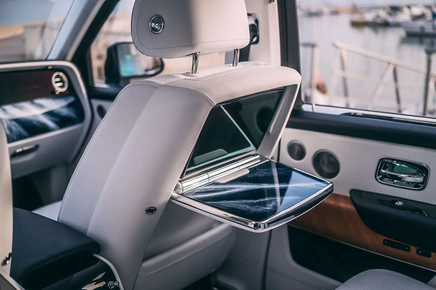 Rolls-Royce Cullinan Yachting