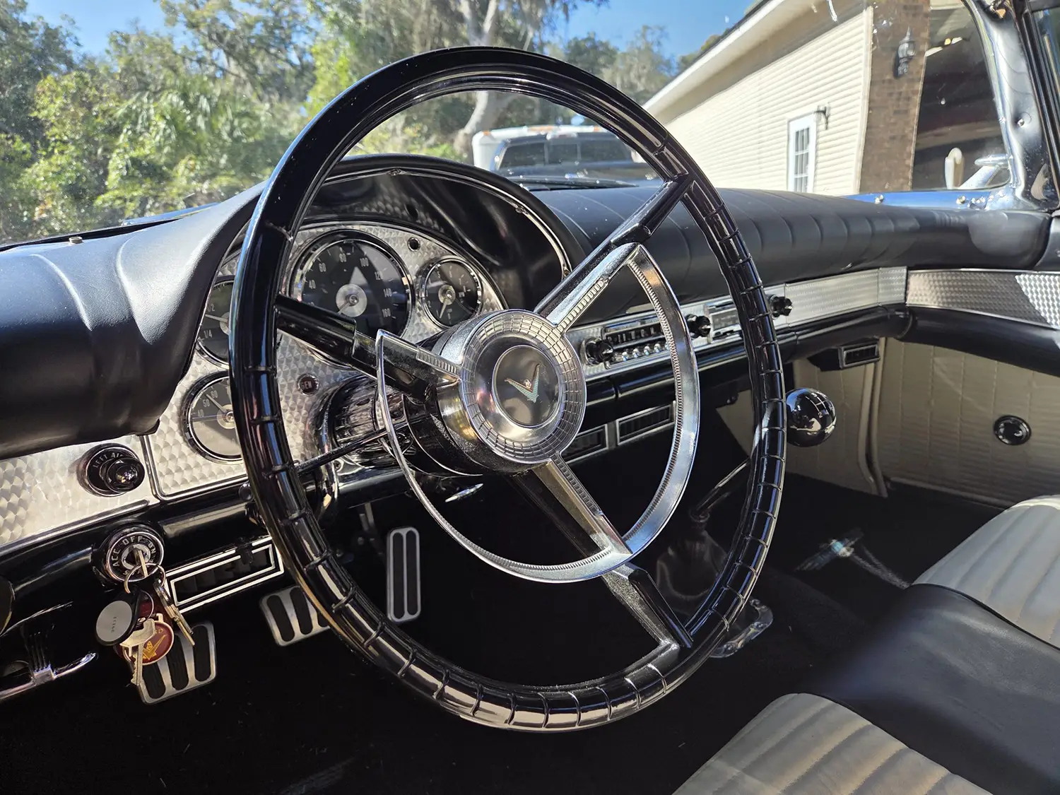1957 Ford Thunderbird