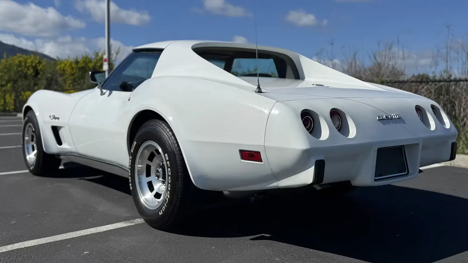 1976 Chevrolet Corvette Coupe 1976 Chevrolet Corvette Coupe
