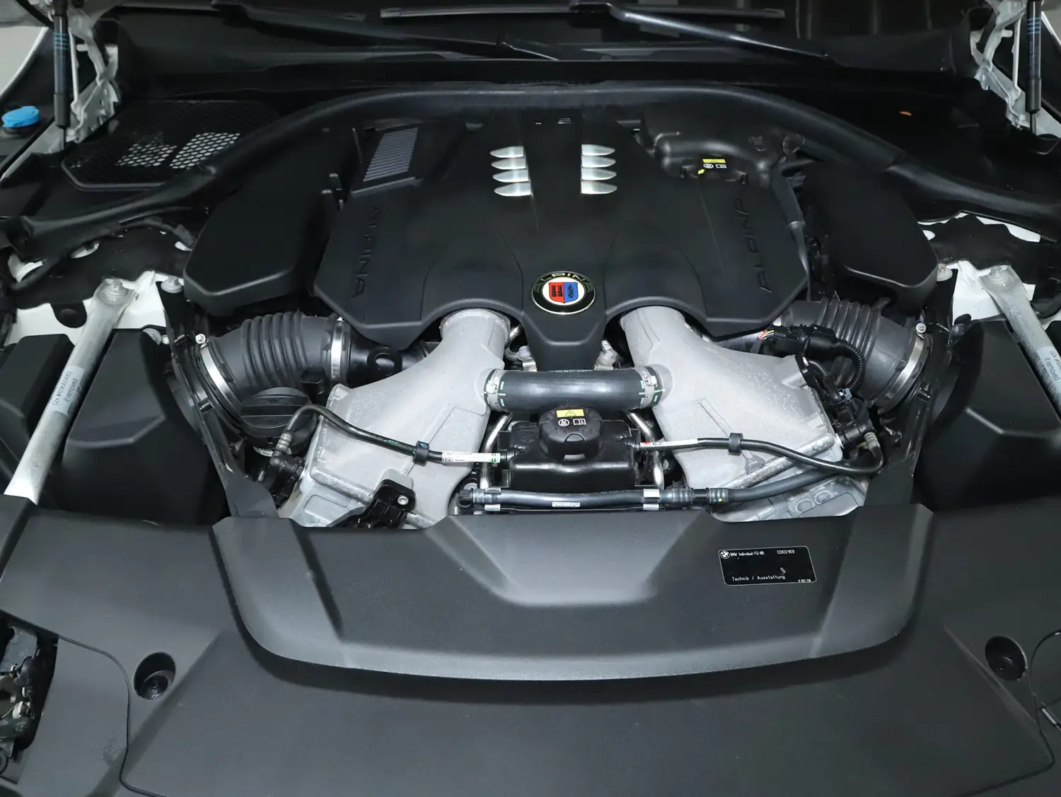 2020 BMW Alpina B7 xDrive 2020 BMW Alpina B7 xDrive