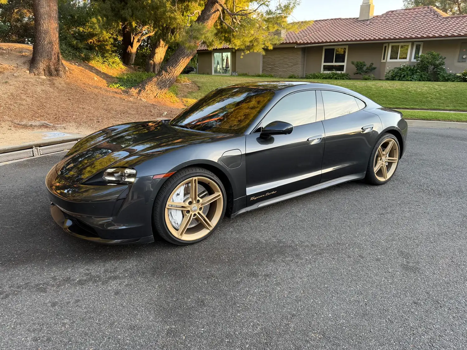 2020 Porsche Taycan Turbo