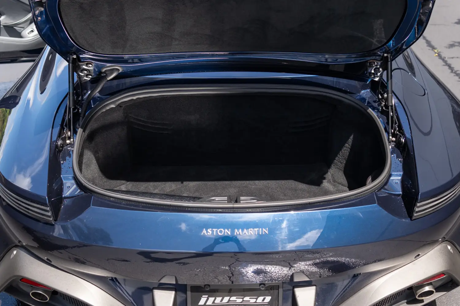 2021 Aston Martin Vantage Roadster