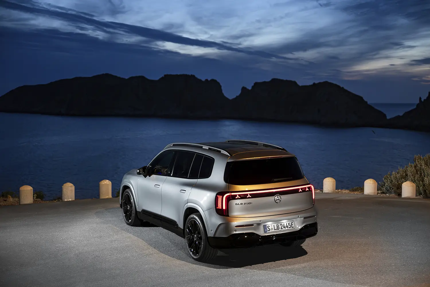 2027 Mercedes-Benz GLB