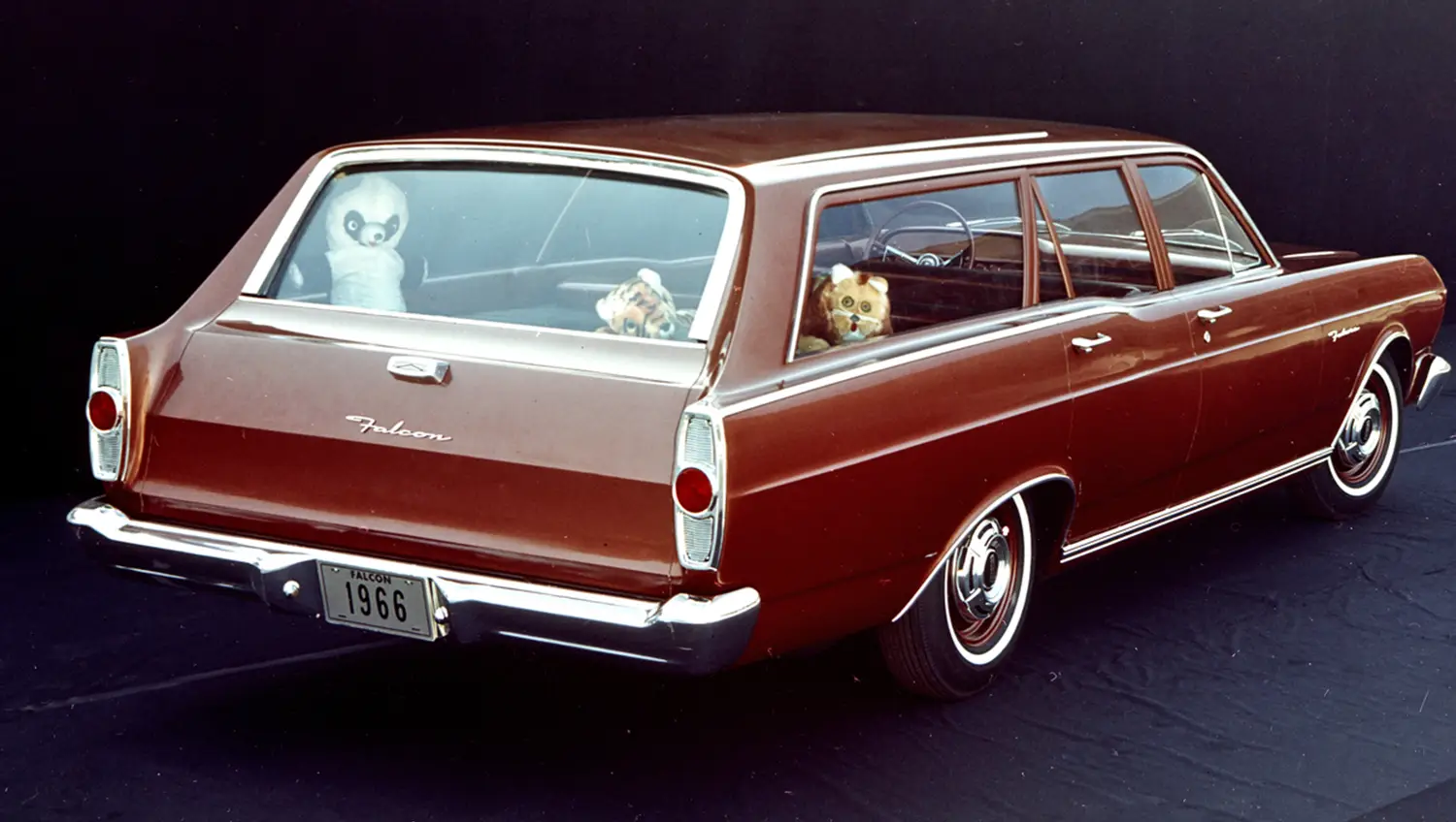 1966 Ford Falcon Station Wagon - Photo 2
