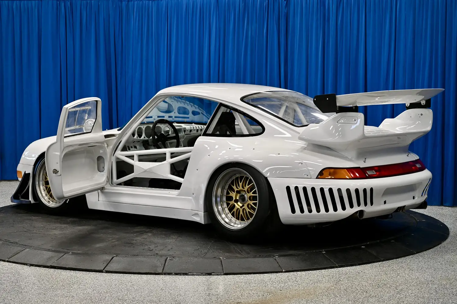 Porsche 911 GT2 R