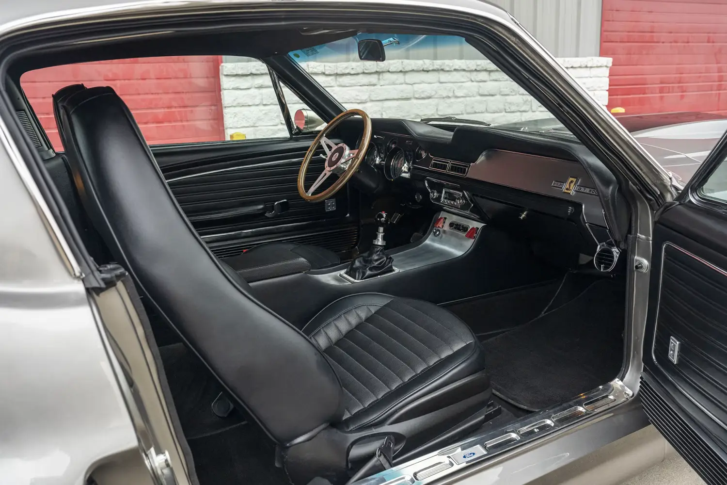 1968 Ford Mustang Custom Fastback - Photo 4