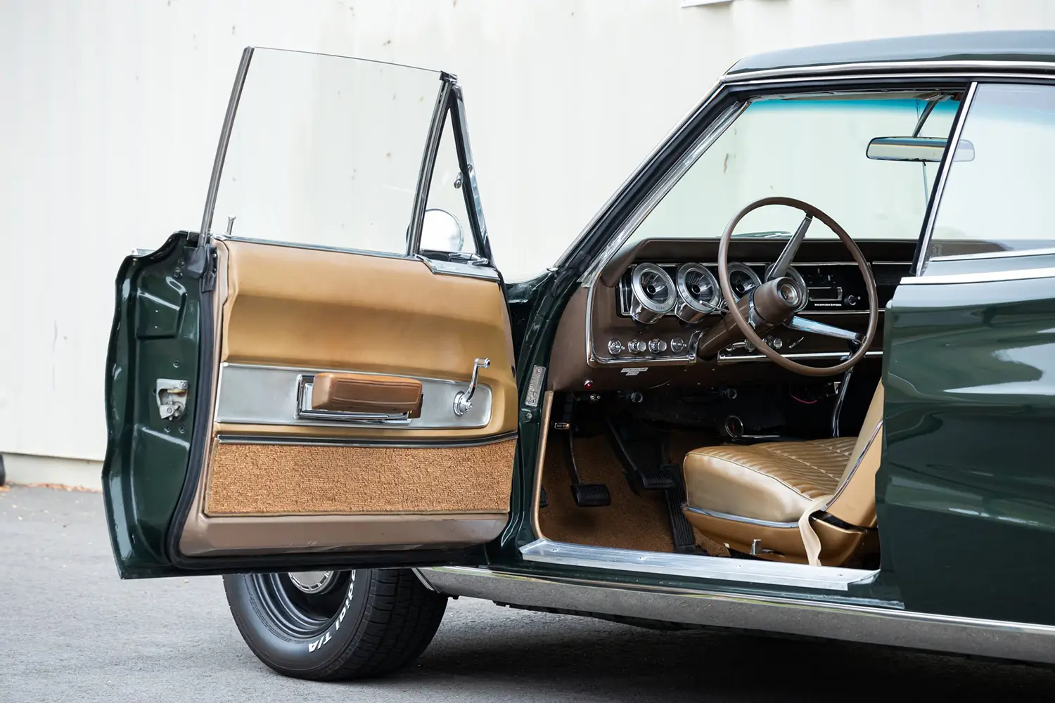 1966 Dodge Charger 426 Hemi 4-Speed - Photo 8