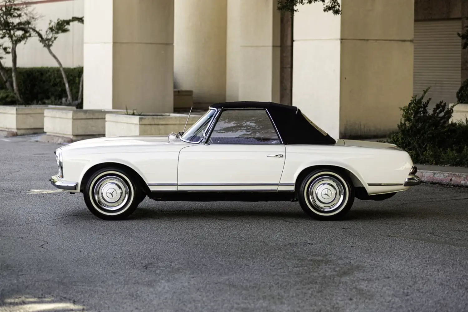 1964 Mercedes-Benz 230SL 1964 Mercedes-Benz 230SL