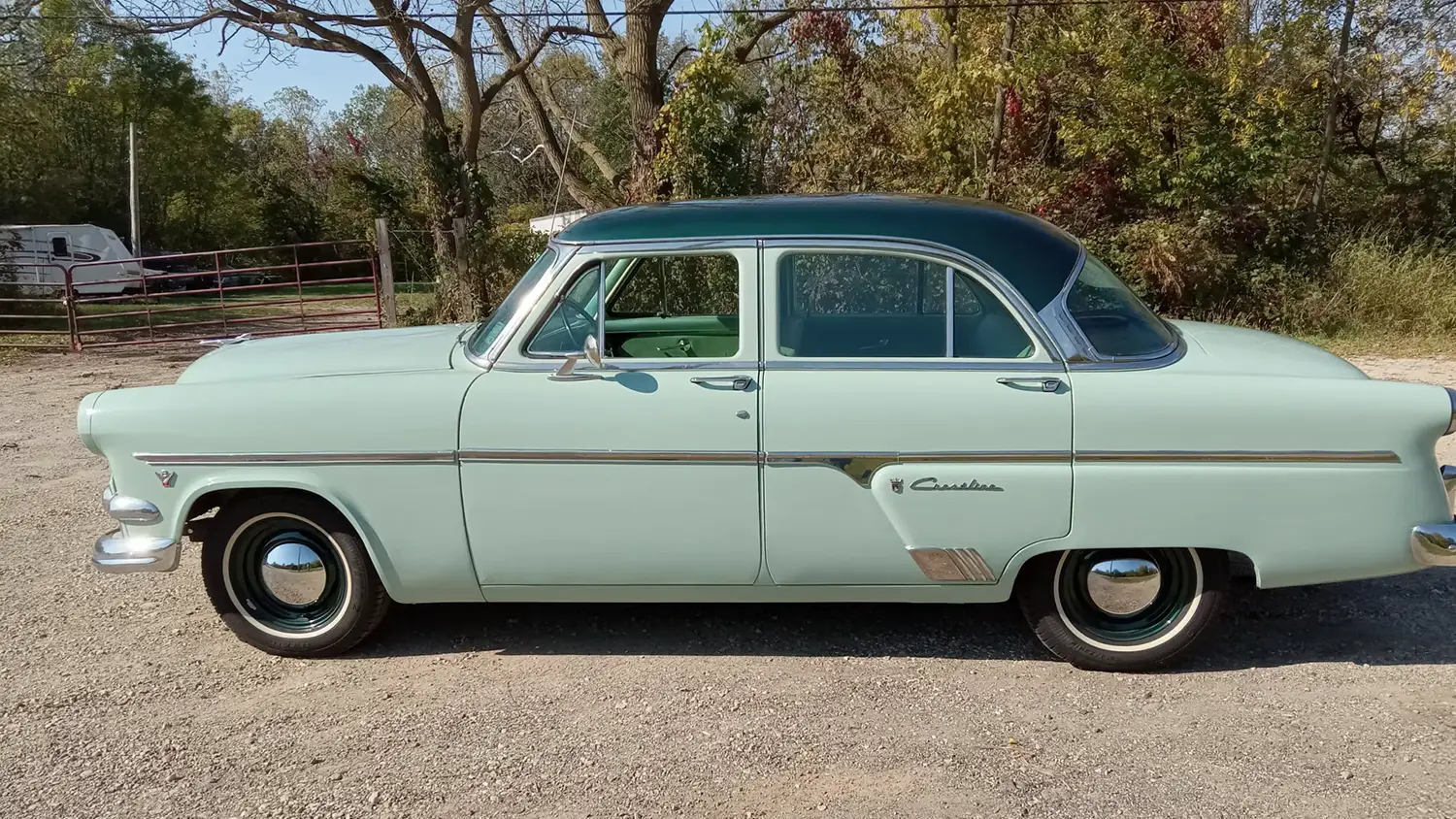1954 Ford Sedan - Photo 3
