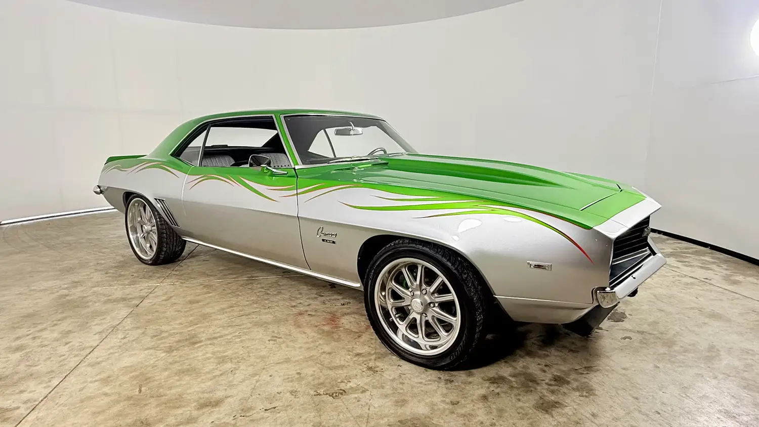 1969 Chevrolet Camaro Custom - Photo 2