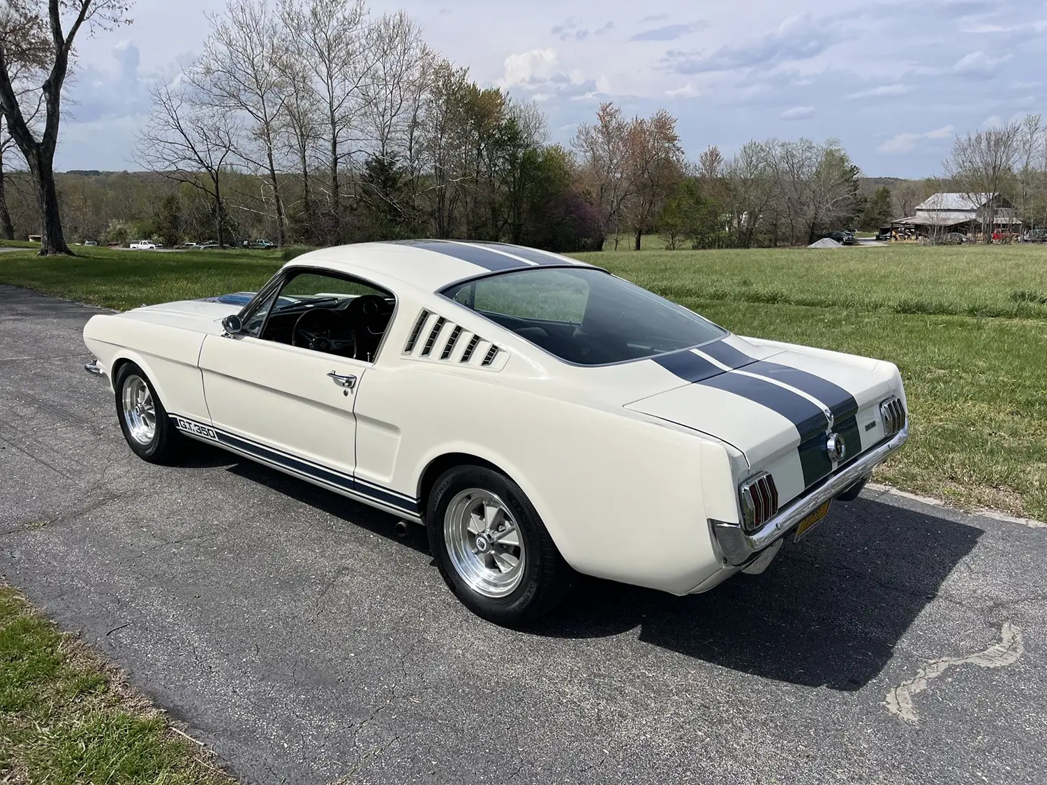 1965 Ford Mustang - Photo 7
