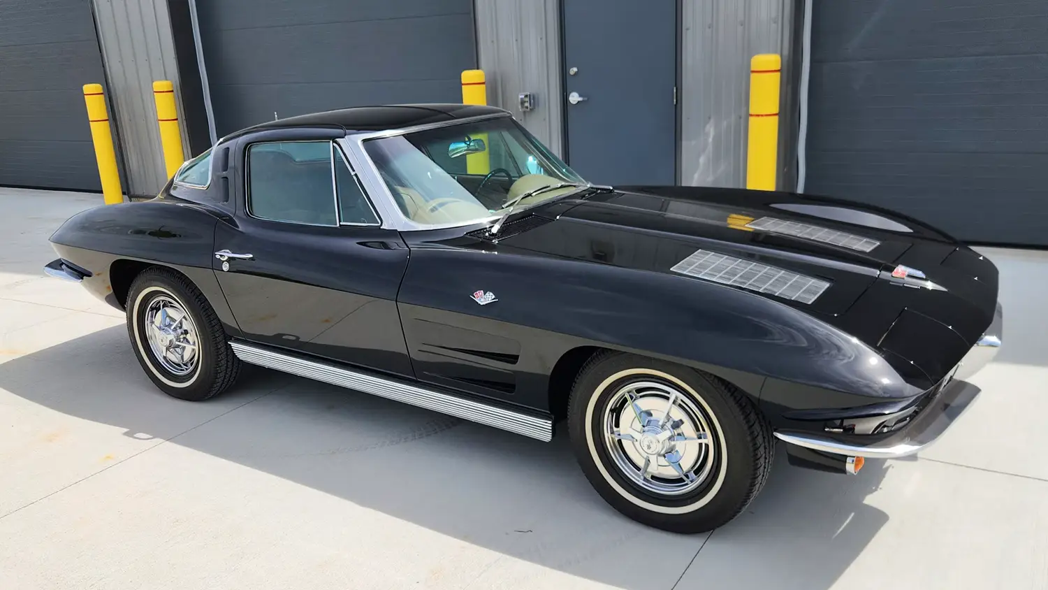 1963 Chevrolet Corvette Split Window Coupe - Photo 2
