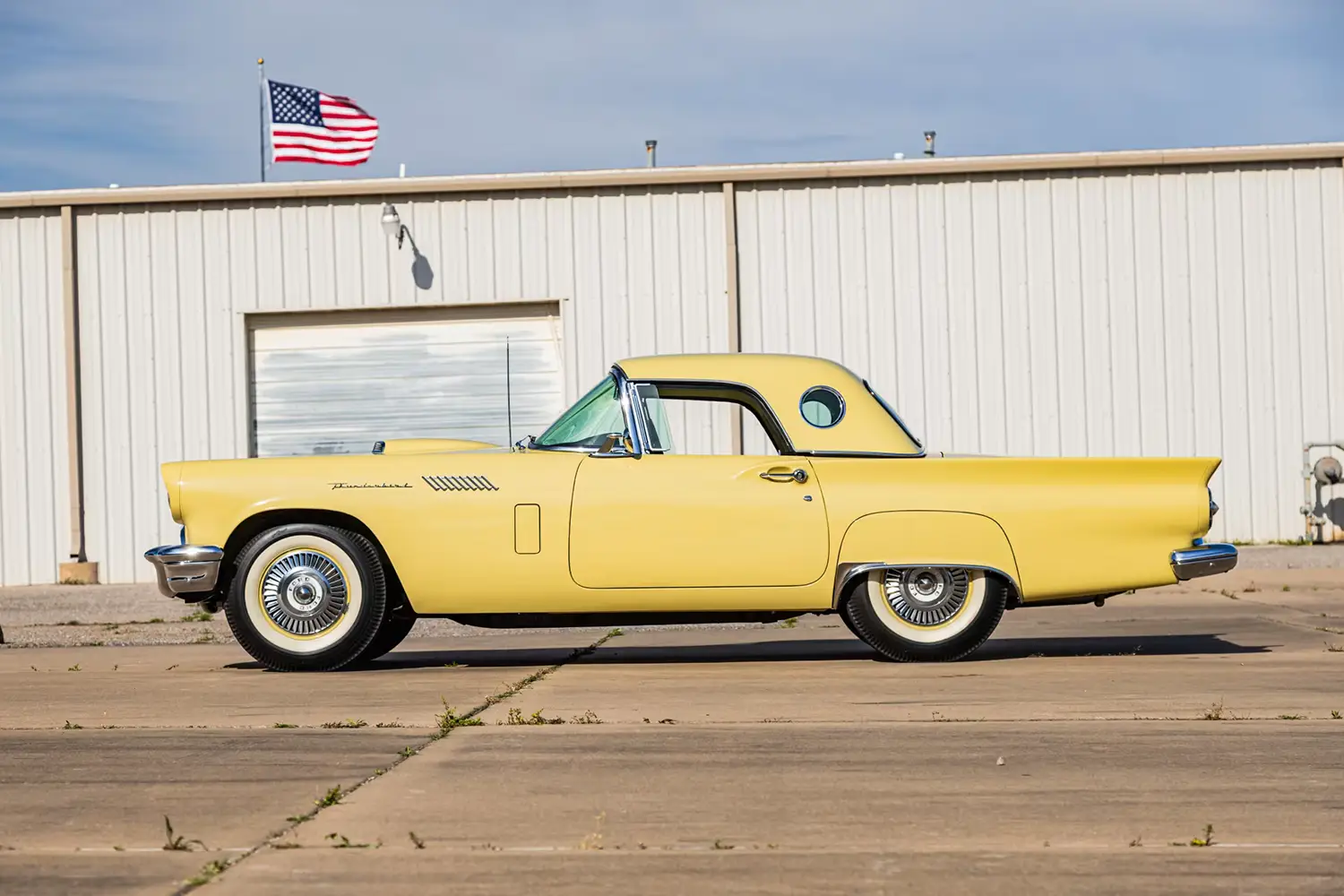 1957 Ford Thunderbird