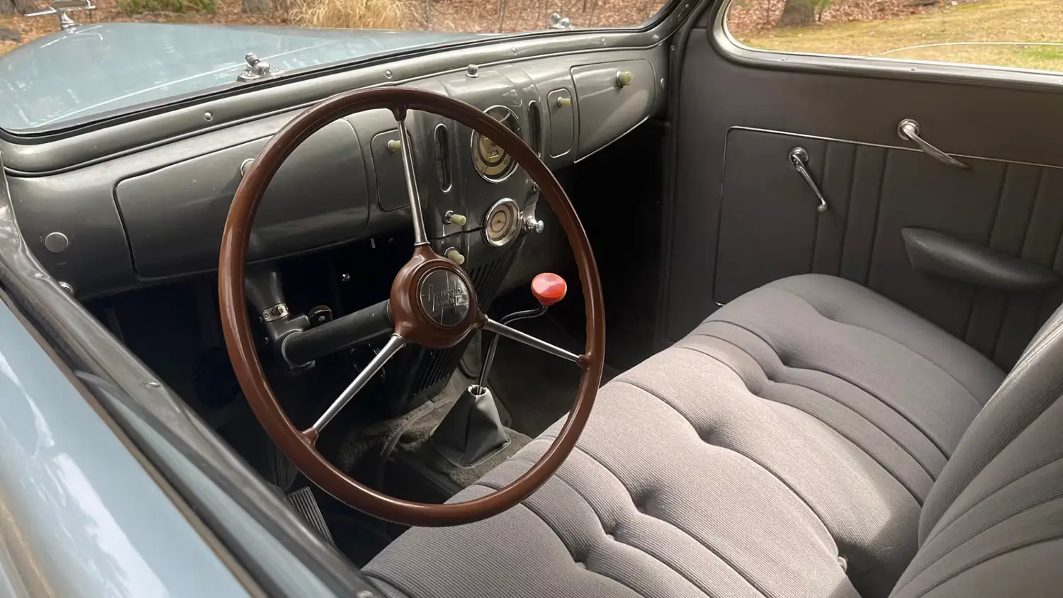 1937 Lincoln Zephyr Coupe Sedan