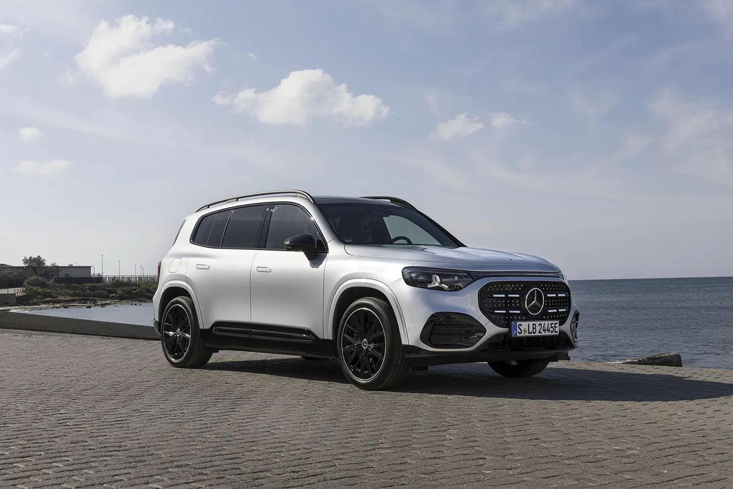 2027 Mercedes-Benz GLB