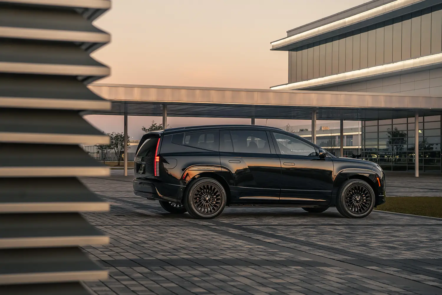 2027 Hyundai IONIQ 9 AWD Performance Calligraphy Black Ink - Photo 2