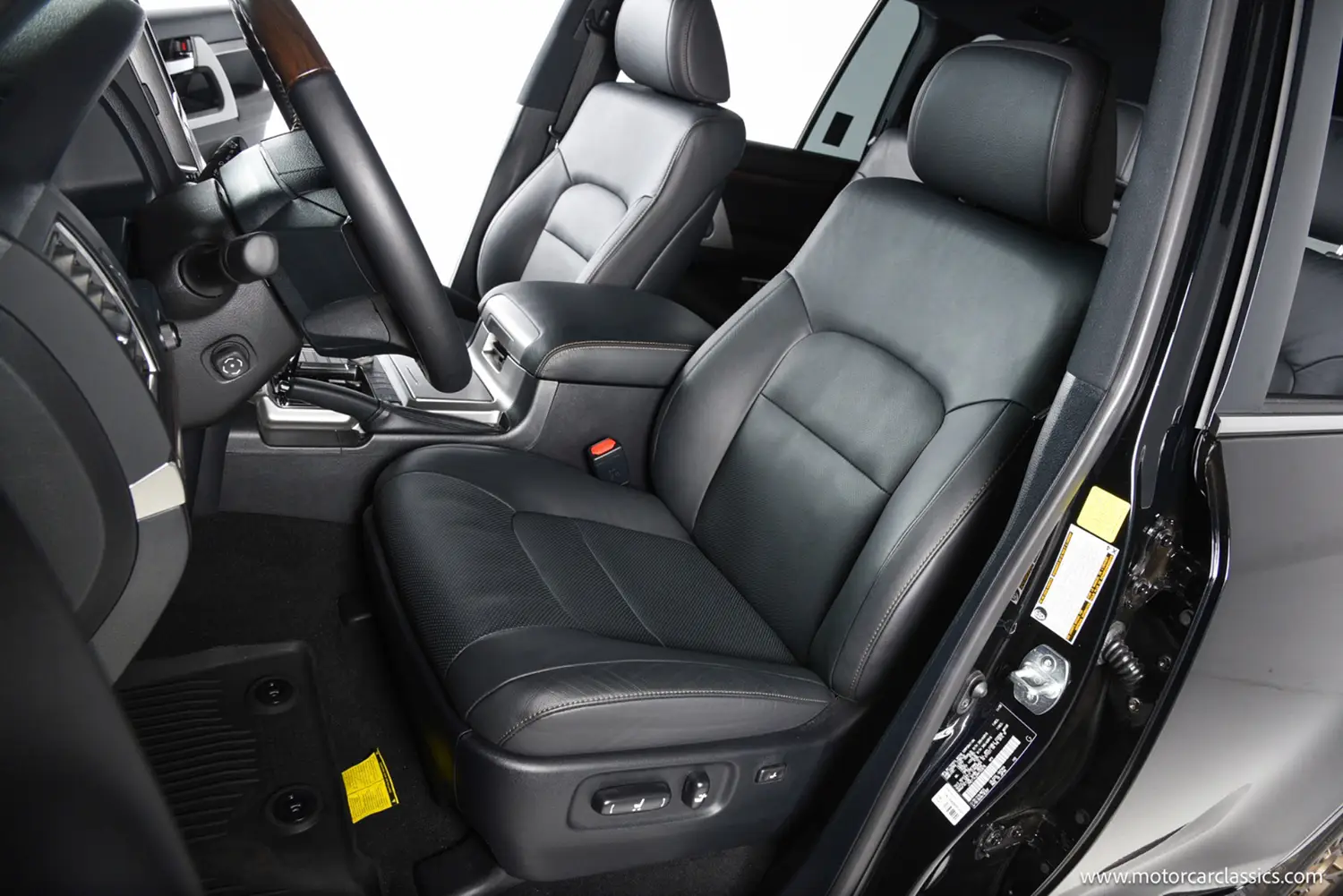 2021 Toyota Land Cruiser Heritage Edition - Photo 4