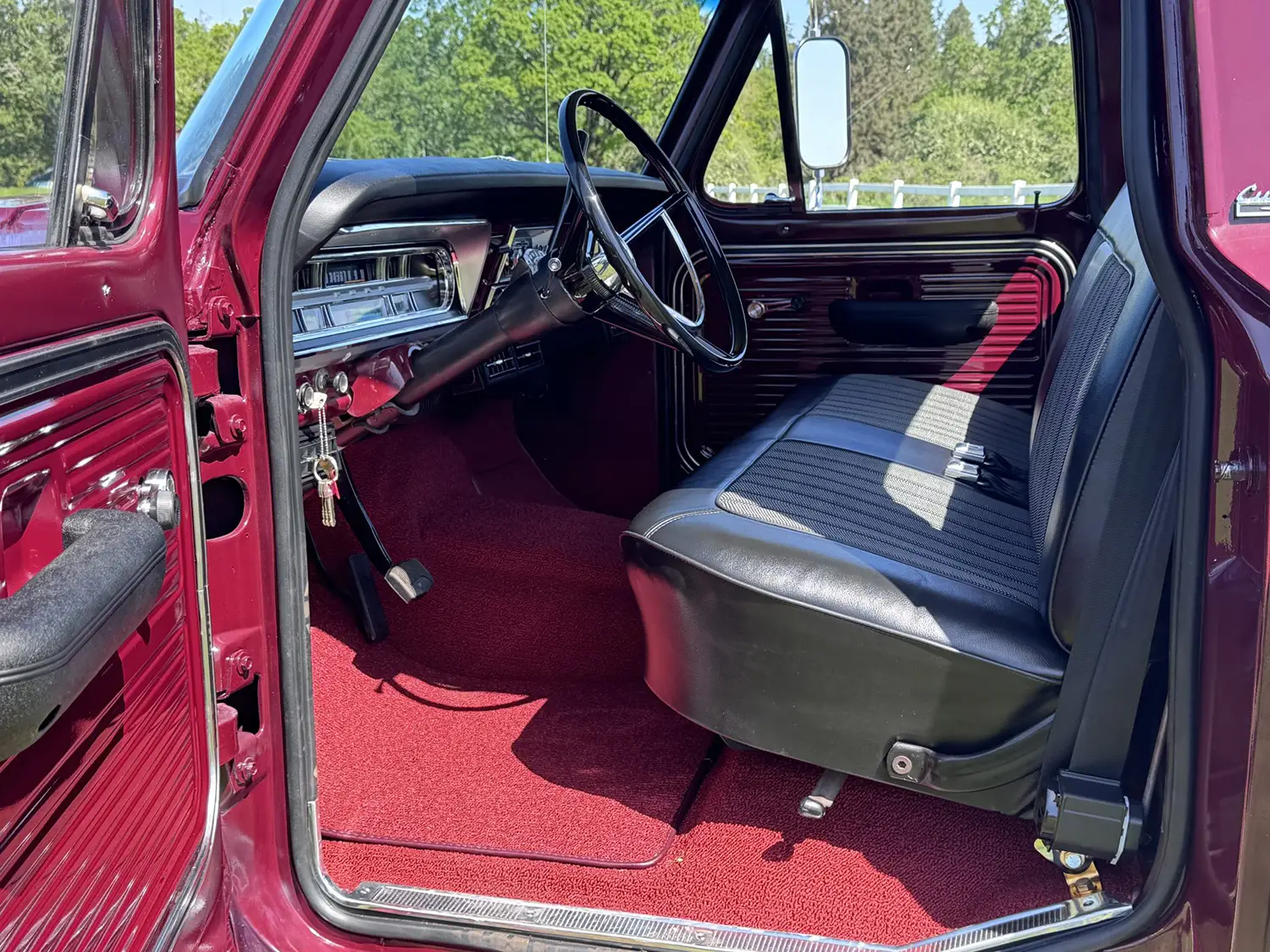 1969 Ford F-250 Custom - Photo 4