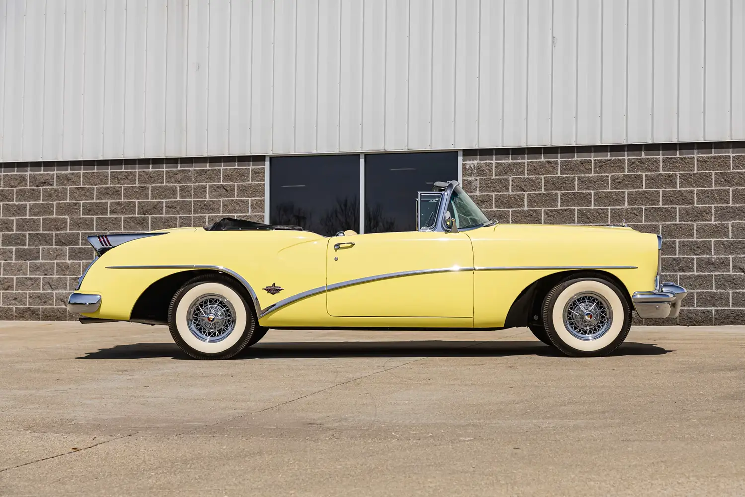 1954 Buick Skylark Convertible - Photo 2
