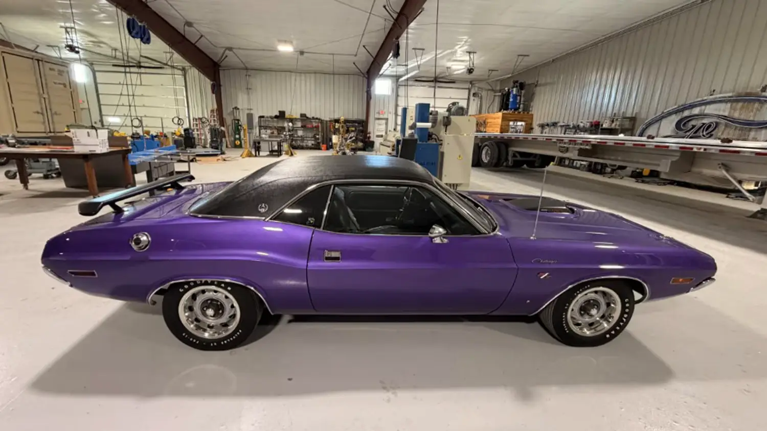 1970 Dodge Challenger R/T SE - Photo 6