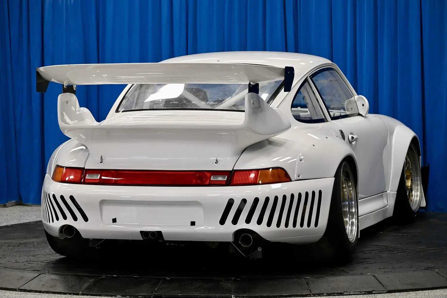 Porsche 911 GT2 R