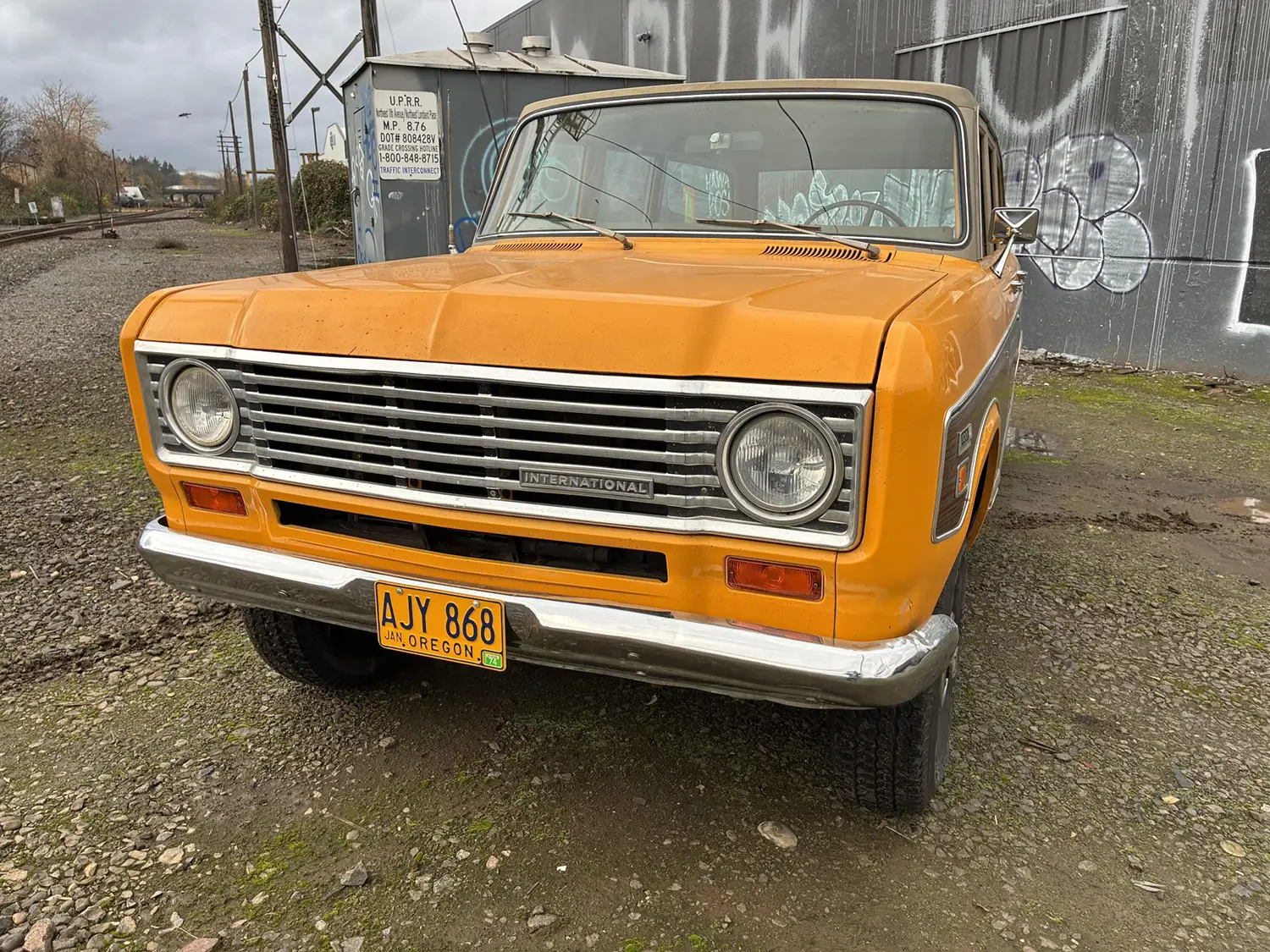 1974 International Harvester Travelall 100 Deluxe 4x4