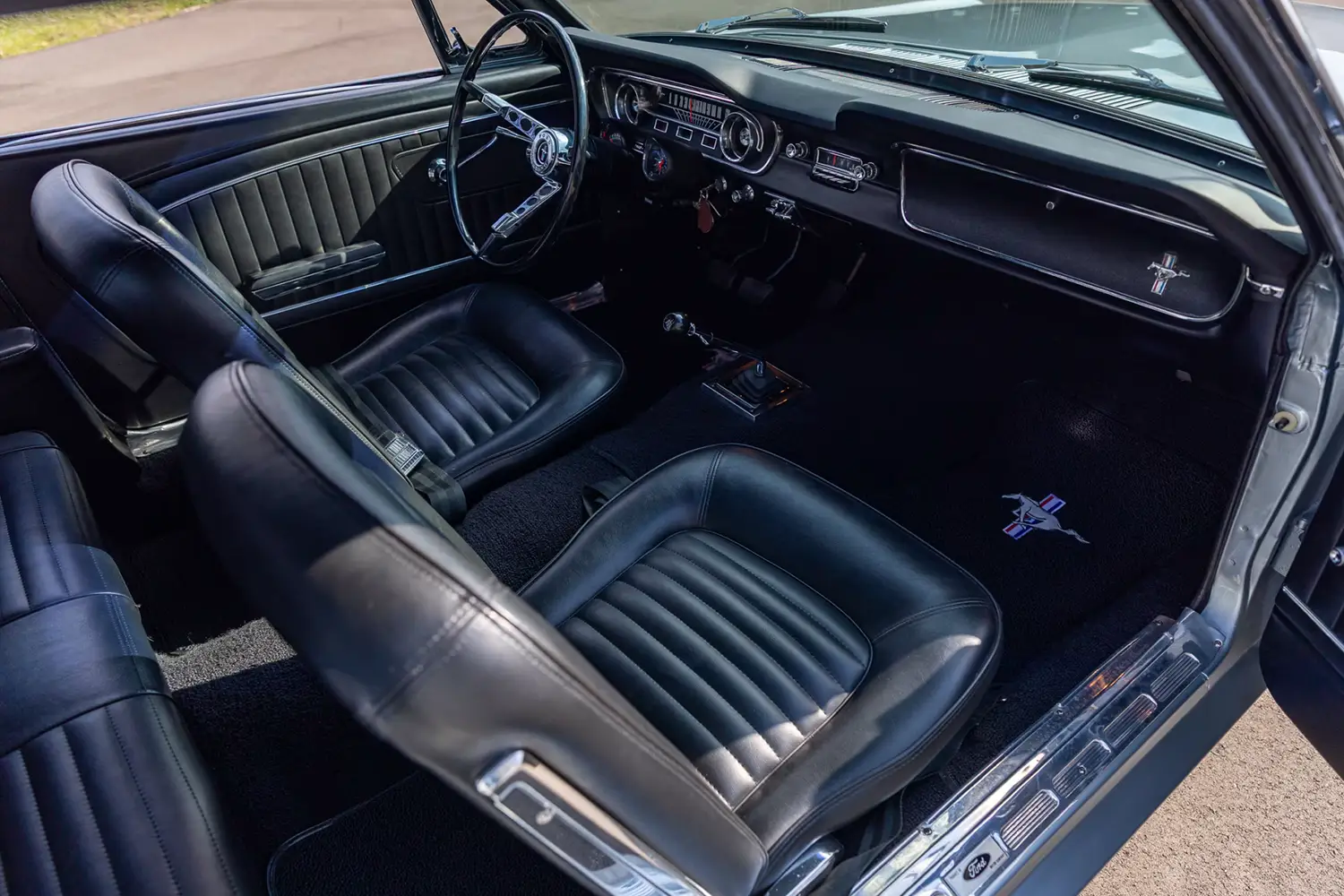 1965 Ford Mustang GT K-Code Convertible - Photo 7