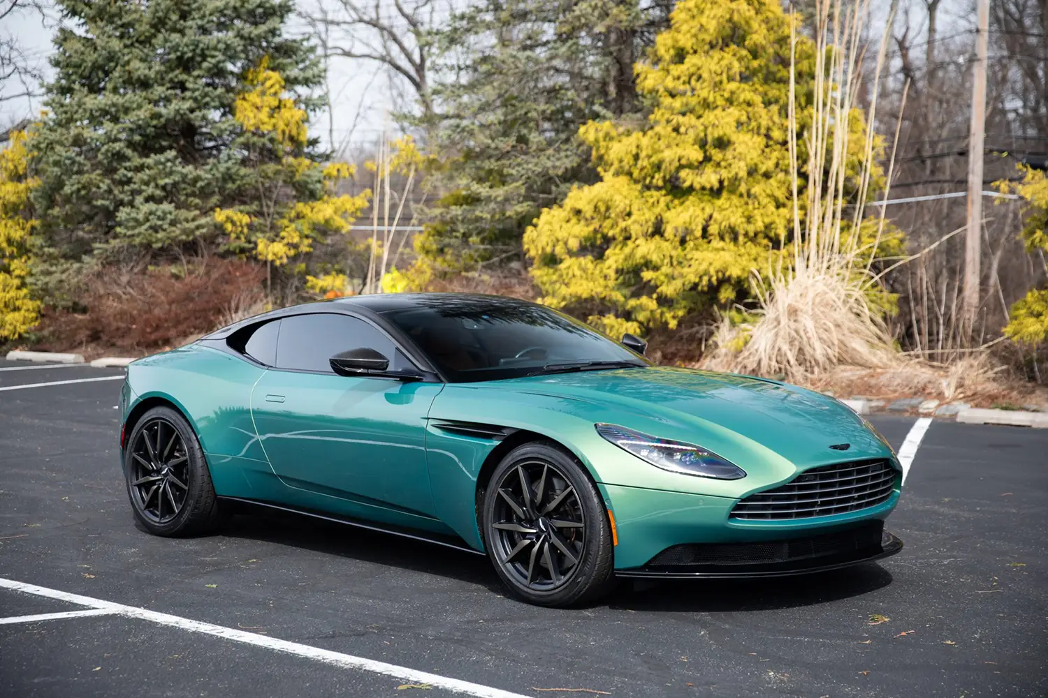 2022 Aston Martin DB11 V8