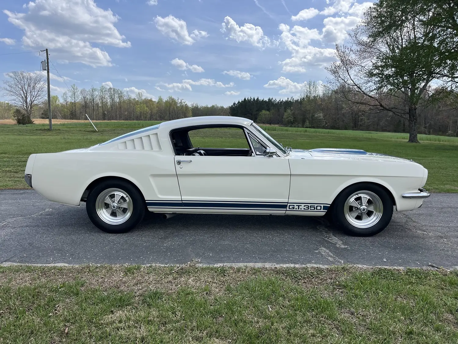 1965 Ford Mustang - Photo 3
