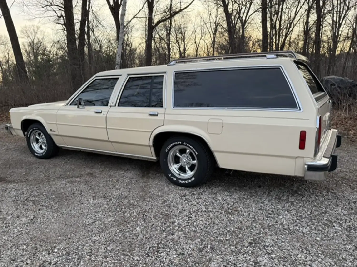 1984 Ford LTD Crown Victoria Wagon - Photo 3