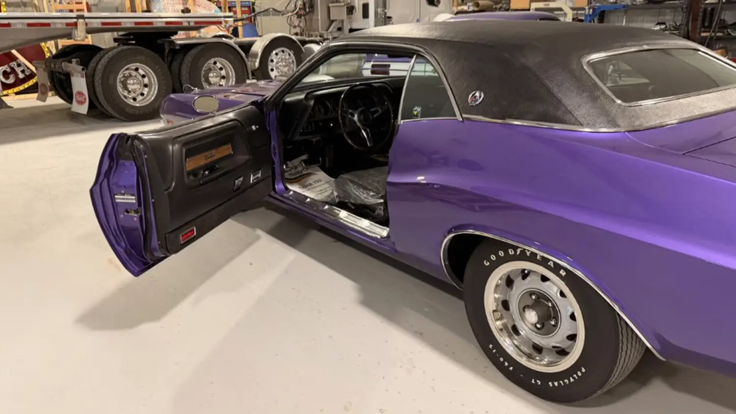 1970 Dodge Challenger R/T SE - Photo 3