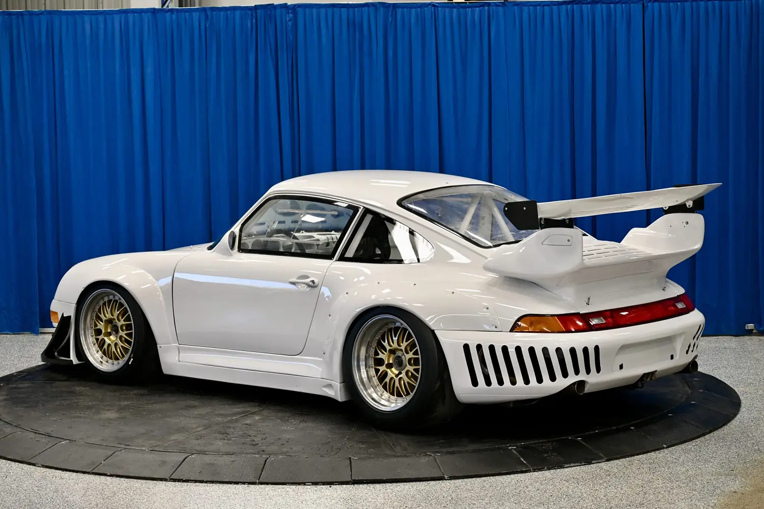 Porsche 911 GT2 R