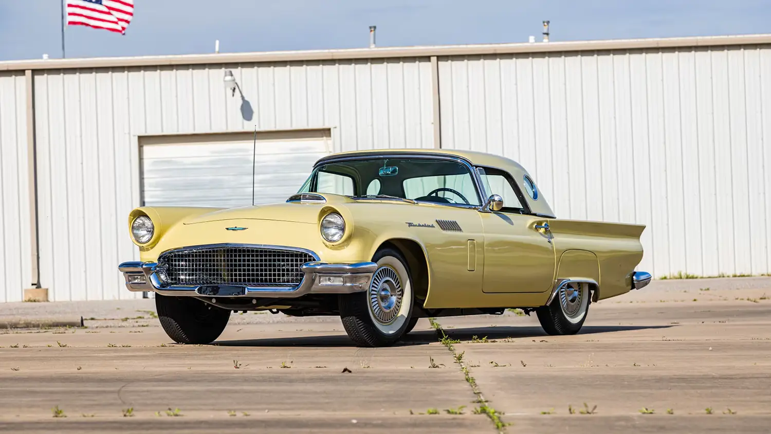 1957 Ford Thunderbird
