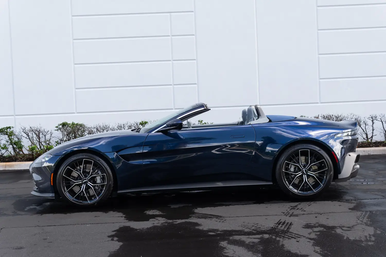 2021 Aston Martin Vantage Roadster