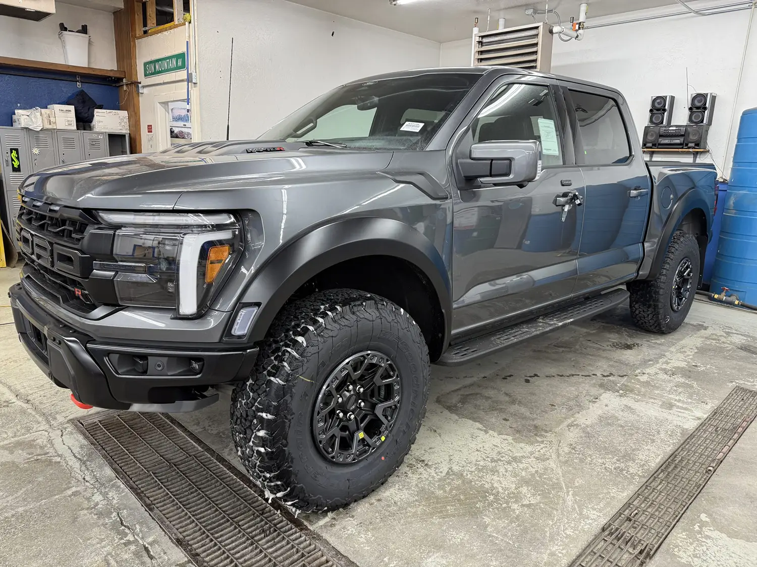 2025 Ford F-150 Raptor R