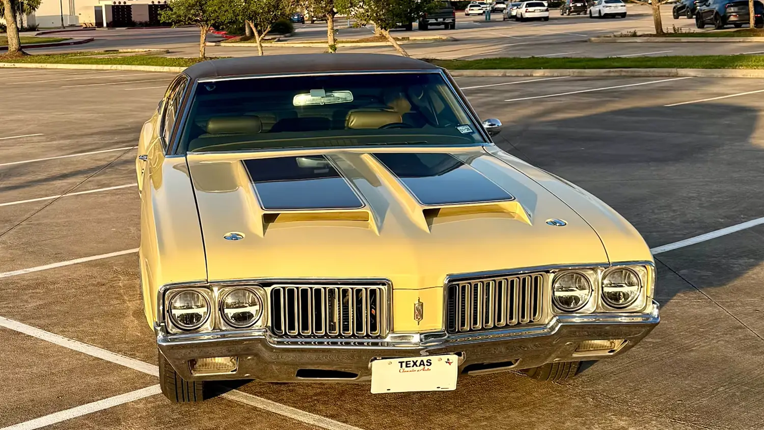 1970 Oldsmobile Cutlass Supreme Holiday Coupe