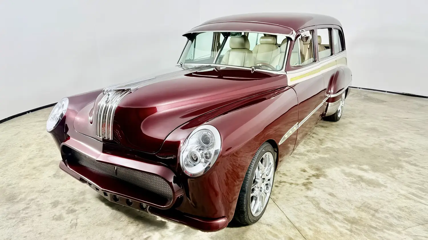 1951 Pontiac Streamliner Custom Wagon - Photo 1