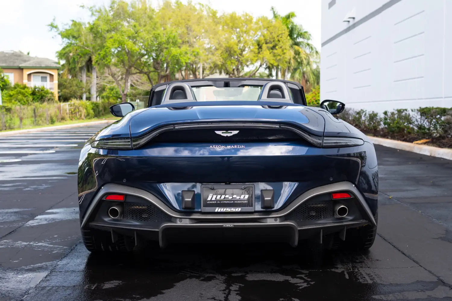 2021 Aston Martin Vantage Roadster
