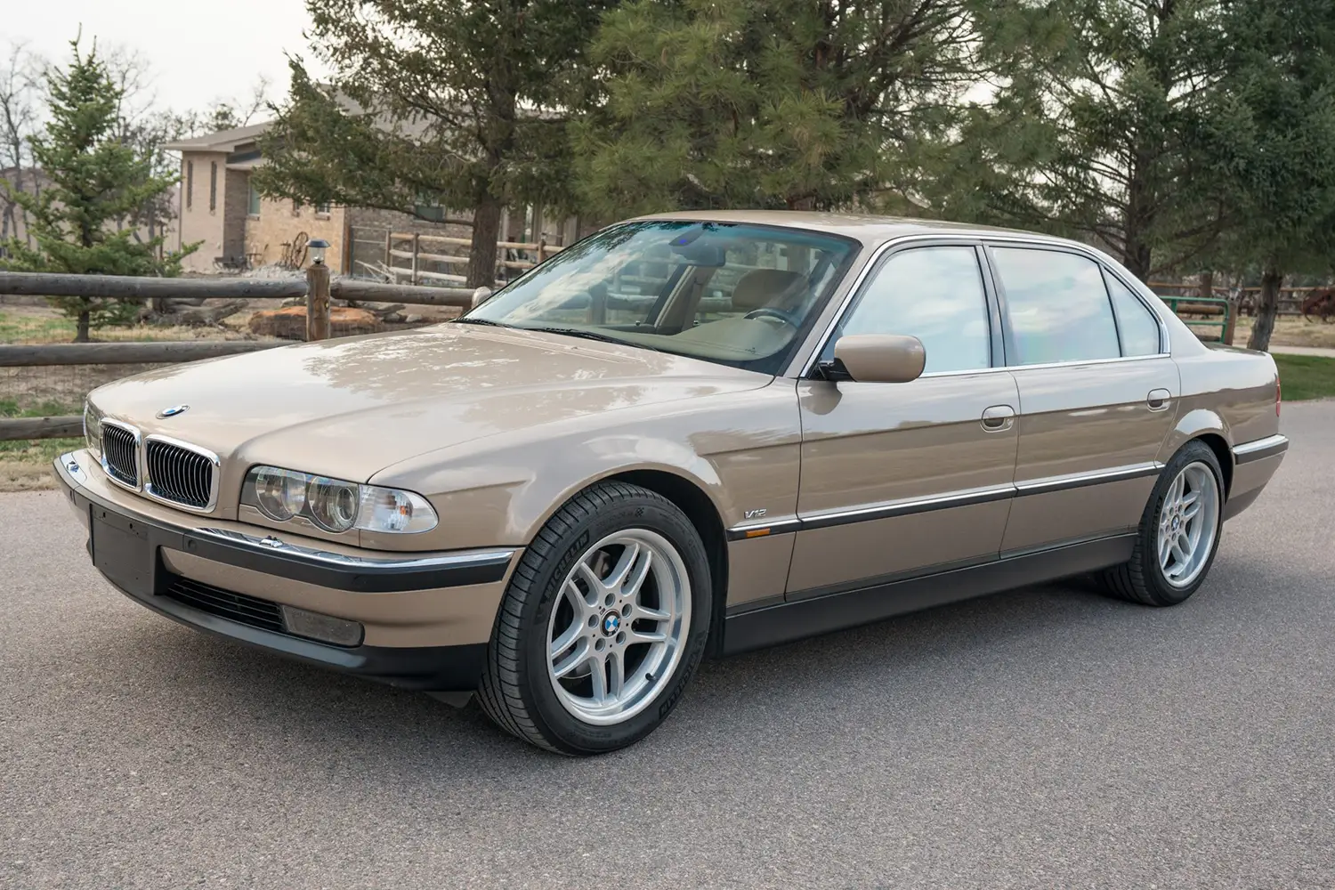 2000 BMW 750iL