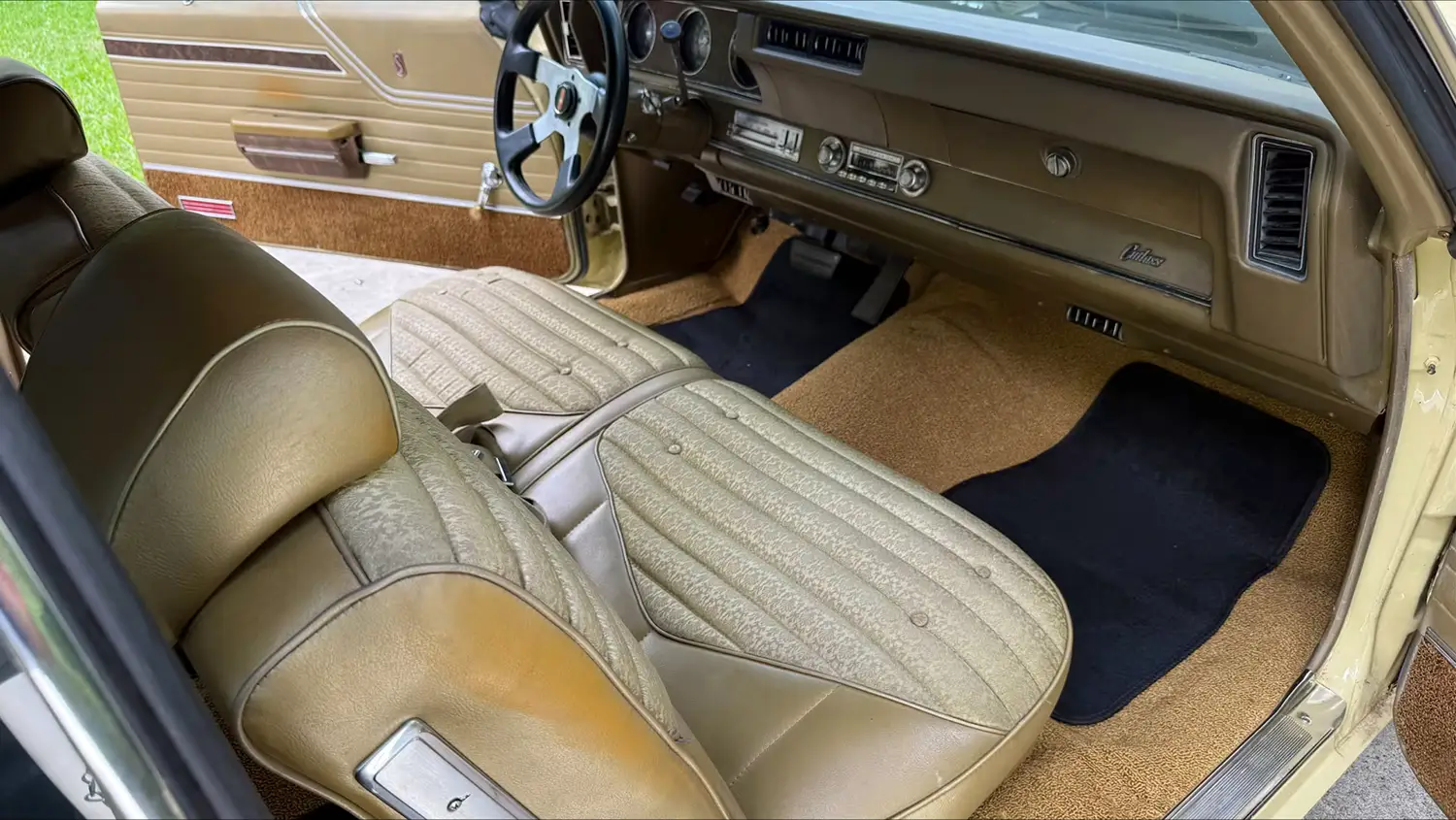 1970 Oldsmobile Cutlass Supreme Holiday Coupe