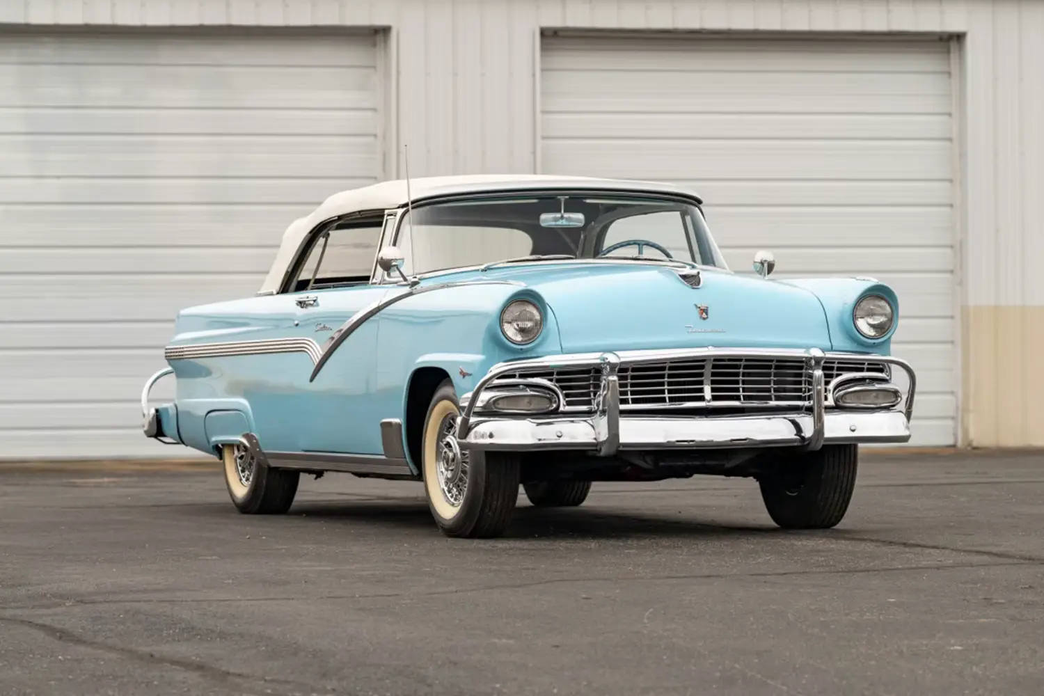 1956 Ford Fairlane Sunliner