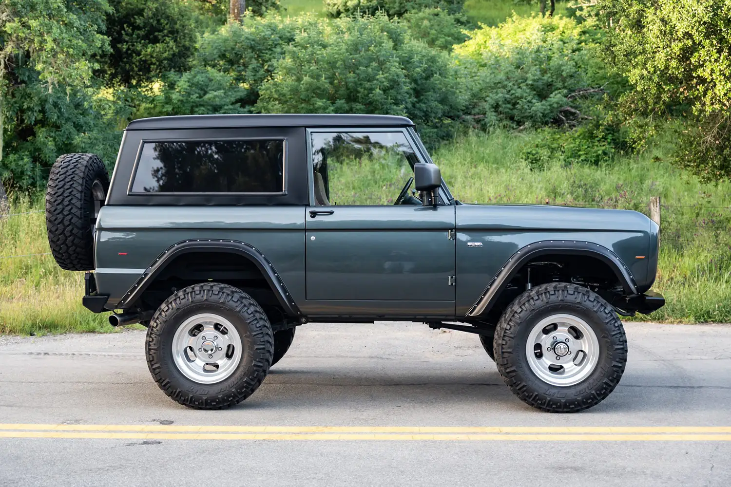 1973 Ford Bronco - Photo 9