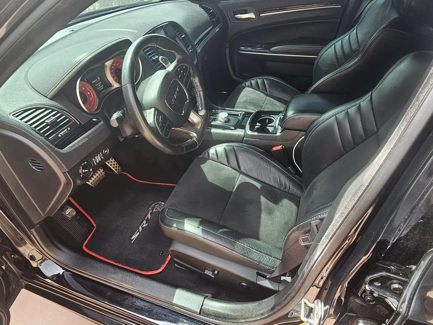 2020 Chrysler 300S - Photo 4