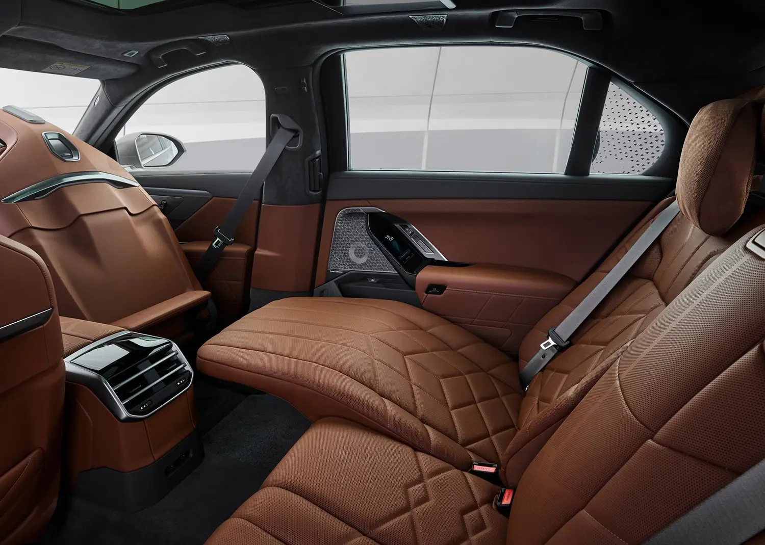 2027 BMW i7 - Photo 9