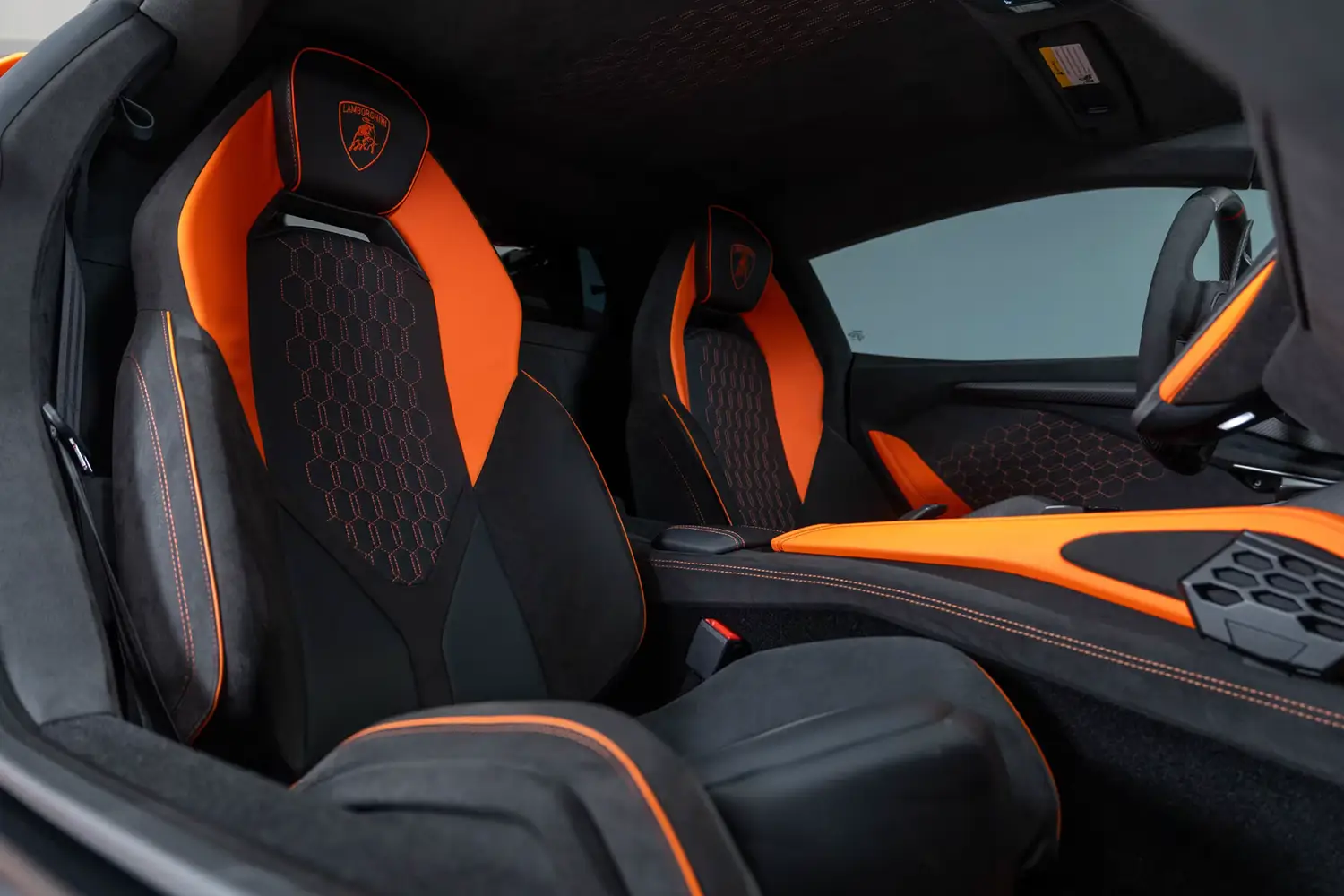 2024 Lamborghini Revuelto