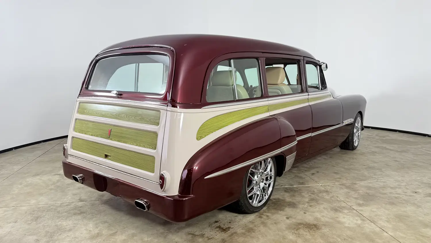 1951 Pontiac Streamliner Custom Wagon - Photo 3