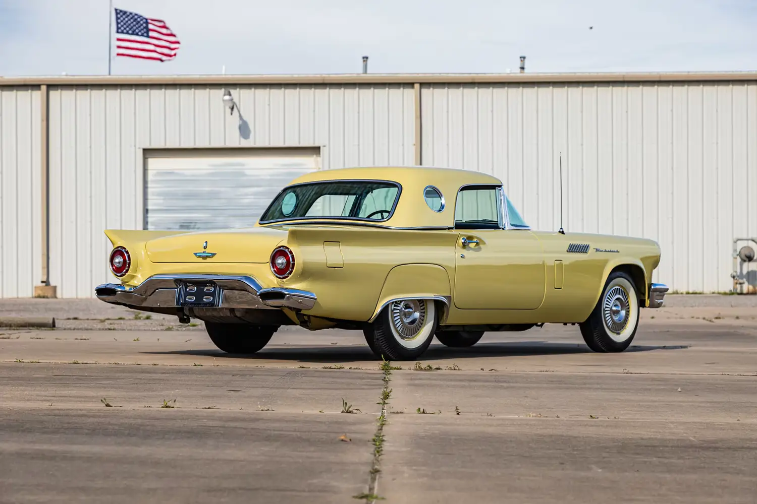 1957 Ford Thunderbird